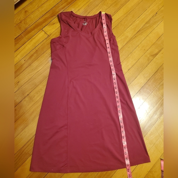 Arc'teryx Solterra v neck sleeveless dress. Pink, red. Size S. Stretchy. Soft. - Picture 8 of 9